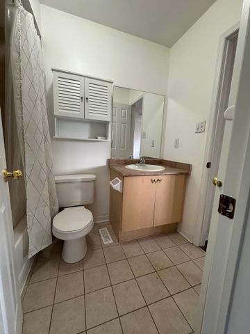 For Lease - 830 Avonshire Court Unit# Upper and main, Mississauga, Ontario - Photo 2