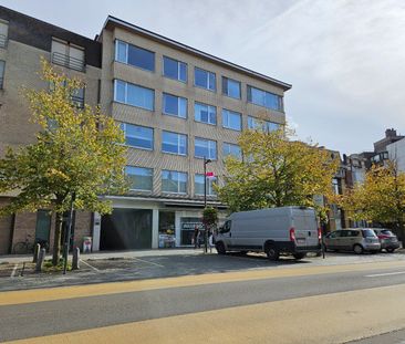 Ruim, lichtrijk appartement met 3 slaapkamers in het centrum van Mo... - Photo 6