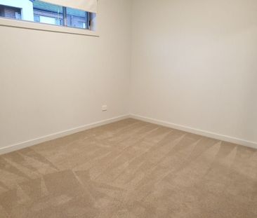 MODERN TWO BEDROOM TOWNHOUSE IN CONVENIENT LOCATION - Photo 1