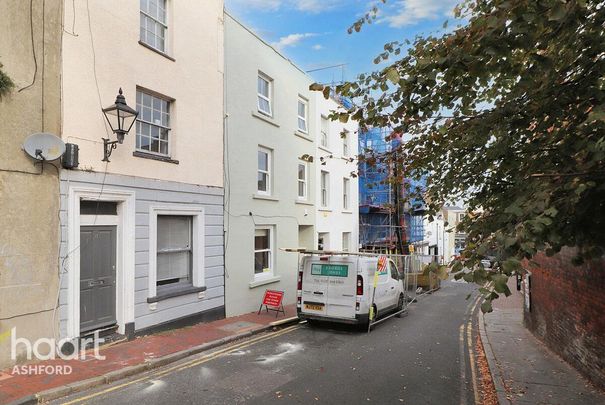 4 bedroom townhouse to rent - Photo 1