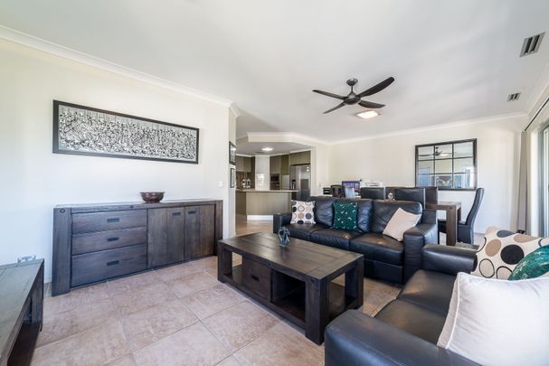 3-Bedroom Apartment in Prestigious Emerald Lakes - Photo 1