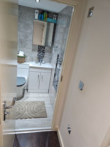 1 Bed Flat, North End Road, SW6 - Photo 4