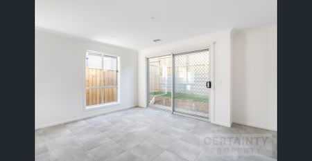 Light-Filled Living with Room for the Whole Family - Photo 4