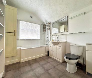 3 bedroom terraced house to rent - Photo 3