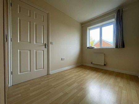 Lakeview Chase, Hamilton, Leicester, LE5 - Photo 2