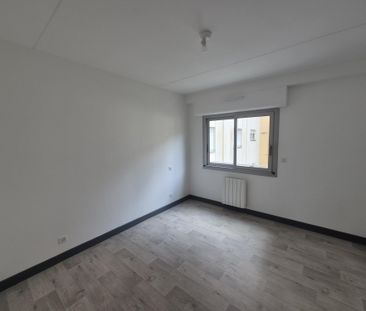 Location Appartement 4 pièces 76m² TULLE 19000 - Photo 4