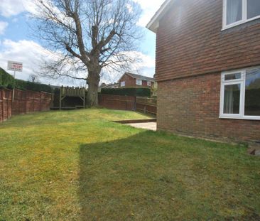 4 bedroom detached house to rent - Photo 3