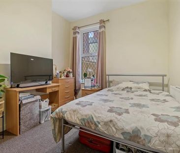 4 bedroom terraced house to rent - Photo 3