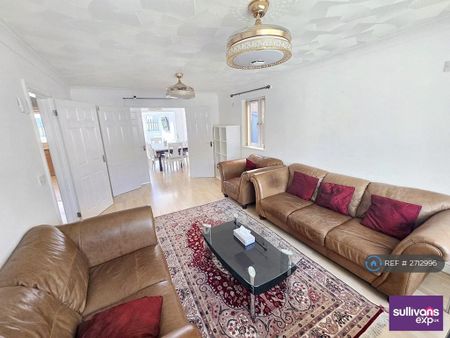 5 bedroom detached house to rent - Photo 4