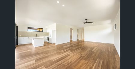 Spacious Broadwater Home — Lifestyle & Location - Photo 2
