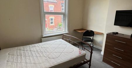 4 Pennington Grove, Woodhouse, Leeds, LS6 2JL - Photo 4