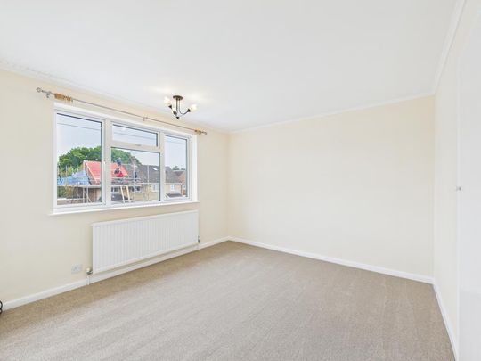 3 bedroom end of terrace house to rent - Photo 1