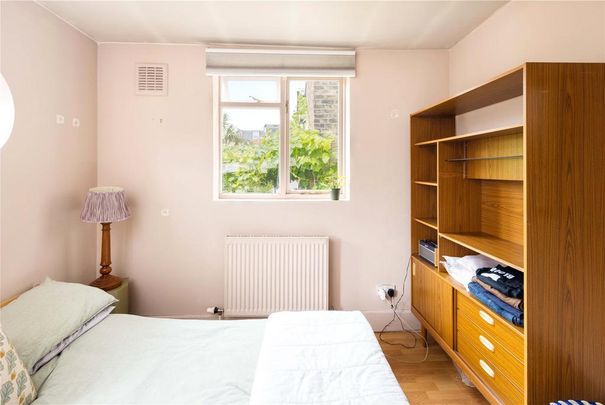 4 bedroom terraced house to rent - Photo 1