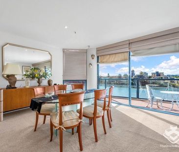 Two-bedroom pet-friendly gem in Macleay Tower - Photo 1