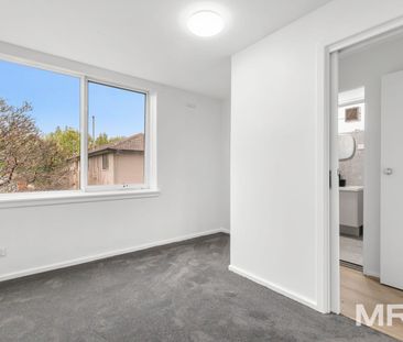 Newly renovated in perfect location - Photo 1