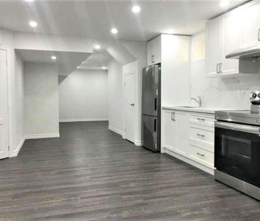 For Lease - 19 Cobb Street Unit# Legal Bsmt, Aurora, Ontario - Photo 2