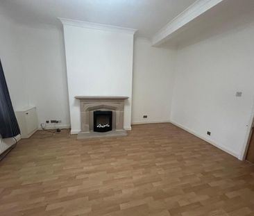 2 bedroom end of terrace house to rent - Photo 2