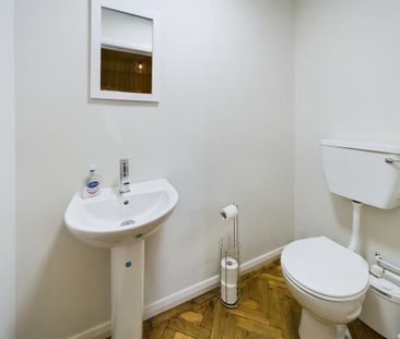 2 bedroom property to rent - Photo 4