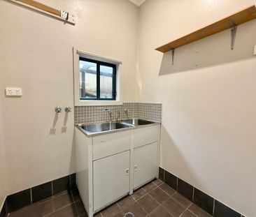 463 Main Road, Glendale - Photo 3