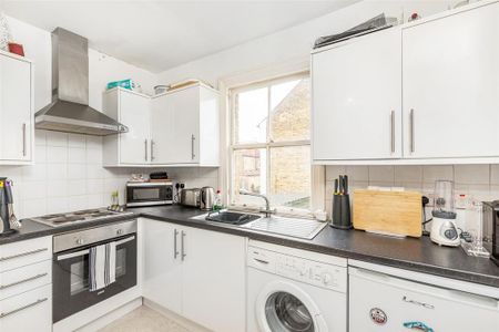 1 bedroom flat to rent - Photo 2