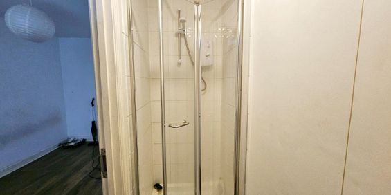 Bellevue Road, SOUTHAMPTON - Photo 3