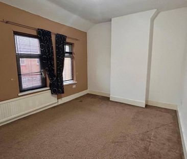 2 bedroom end of terrace house to rent - Photo 5