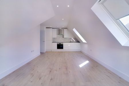 Flat 7, High Road, Harrow Weald, HA3 - Photo 3