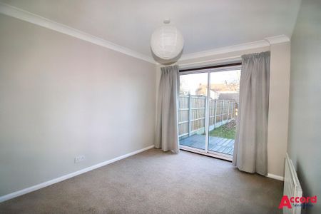 3 bedroom semi-detached house to rent - Photo 5