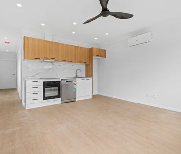 Brand New! - Photo 3