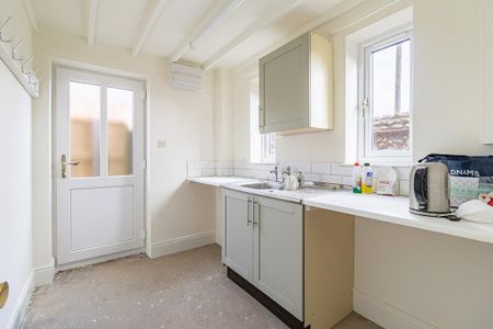 3 bedroom detached house to rent - Photo 5