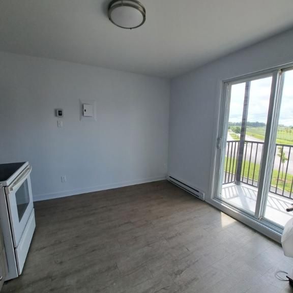 Appartement 2½ à louer — Électros et électricité inclus - Photo 1