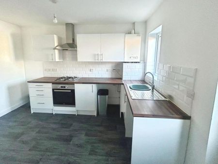 2 bedroom end of terrace house to rent - Photo 4