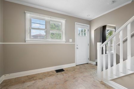 For Lease - 229 Morton Street, Thorold, Ontario - Photo 2