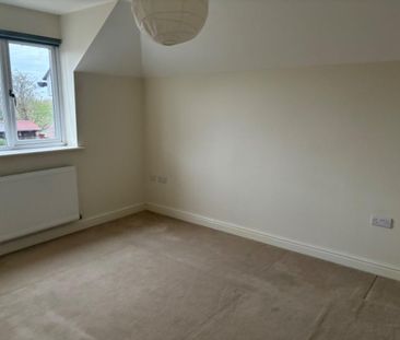 3 bedroom semi-detached house to rent - Photo 3