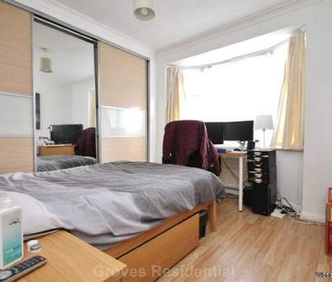 2 bedroom property to rent in New Malden - Photo 2