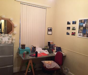 Room in a Shared House, Beechbank Road, L18 - Photo 1