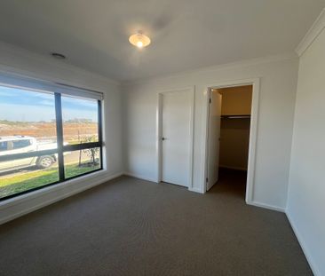 53 Lucania Cres, Tarneit VIC 3029 - House For Rent | Domain - Photo 4