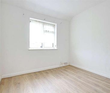 Mapleton Crescent, Enfield, EN3 - Photo 6
