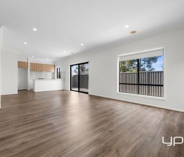 Modern Family Living in Stonehill Estate - Photo 1