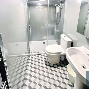 Burchett Grove, Leeds, LS6 - Photo 2