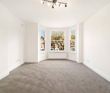 3 bedroom flat to rent - Photo 2