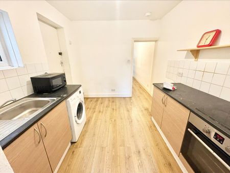 2 bedroom apartment to rent - Photo 4