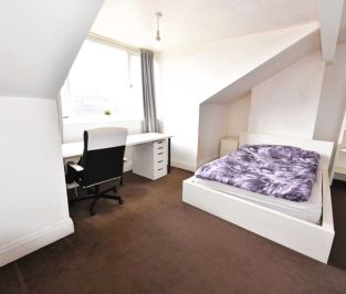 2 bedroom House in Cross Flatts Grove, Leeds - Photo 4