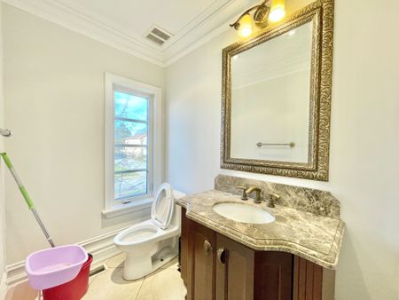 For Lease - 25A Oak Avenue, Richmond Hill, Ontario - Photo 2