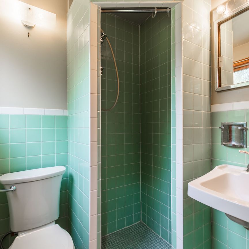 For Lease - 227 Lakeshore Road Unit# Unit #2, Oakville, Ontario - Photo 1