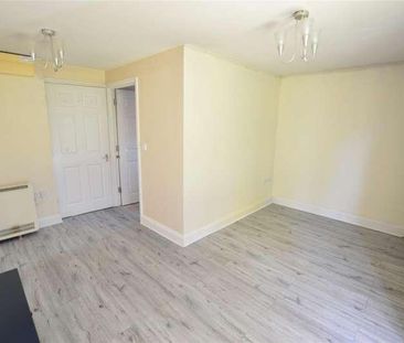Telford Drivecippenhamsloughberkshire, SL1 - Photo 3