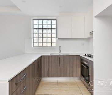 Luxury 1 bedroom apartment - Photo 1