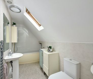 London Road, High Wycombe, Buckinghamshire,HP11 - Photo 6