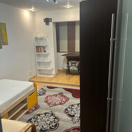 Ofer spre inchiriere apartament 3 camere, Bacau - Photo 1