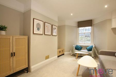 4 bedroom semi-detached house to rent - Photo 3